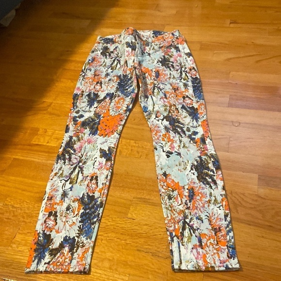 Women’s 7 For All Mankind jeans. Blue with design. Size 24 - Picture 2 of 9